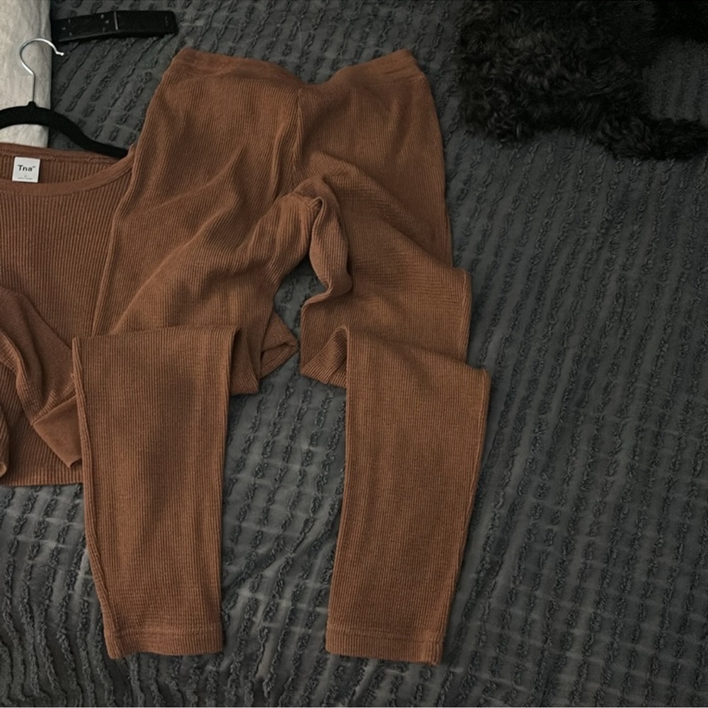 TNA Brown Ribbed Long Sleeve Crop Top & Jogger Set - Picture 4 of 6